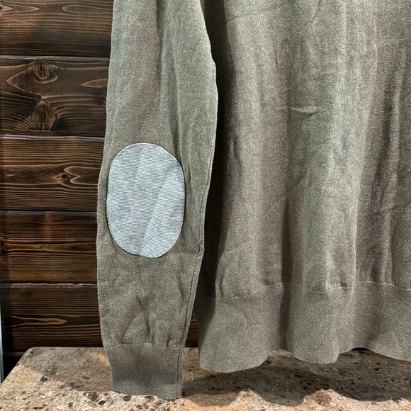 Banana Republic Men’s Sweater - Picture 9 of 12